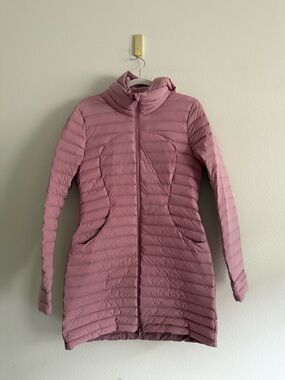 Lululemon Pack It Down Long Jacket Sz 8 pink/mauve lightweight down jacket